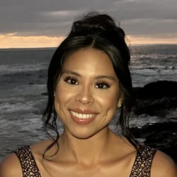 A headshot photo of Anna