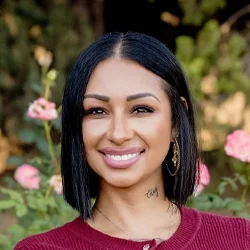 A headshot photo of Jessica